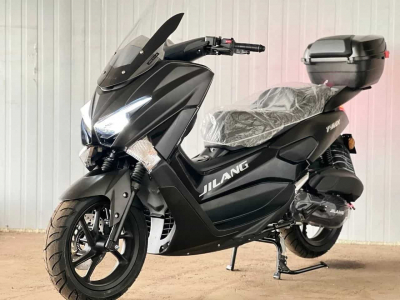 Скутер бензиновый Jilang T-Max Pro 150