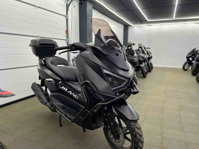 Скутер бензиновый Jilang Z-Max (карбюратор) 150